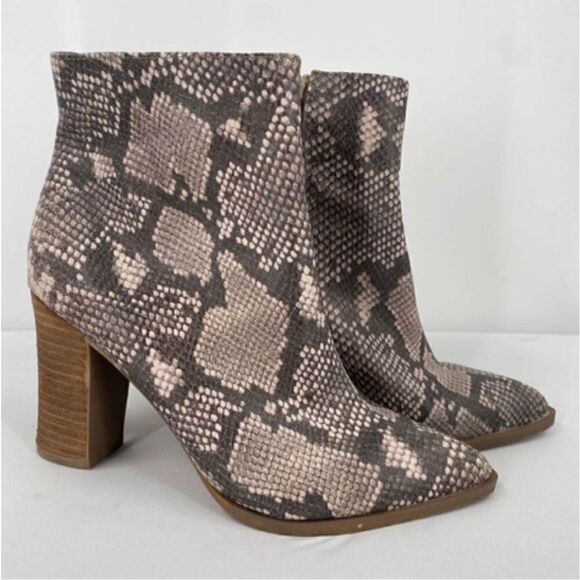 Carlos By Carlos Santana Snakeskin Printed Booties - Picture 5 of 7